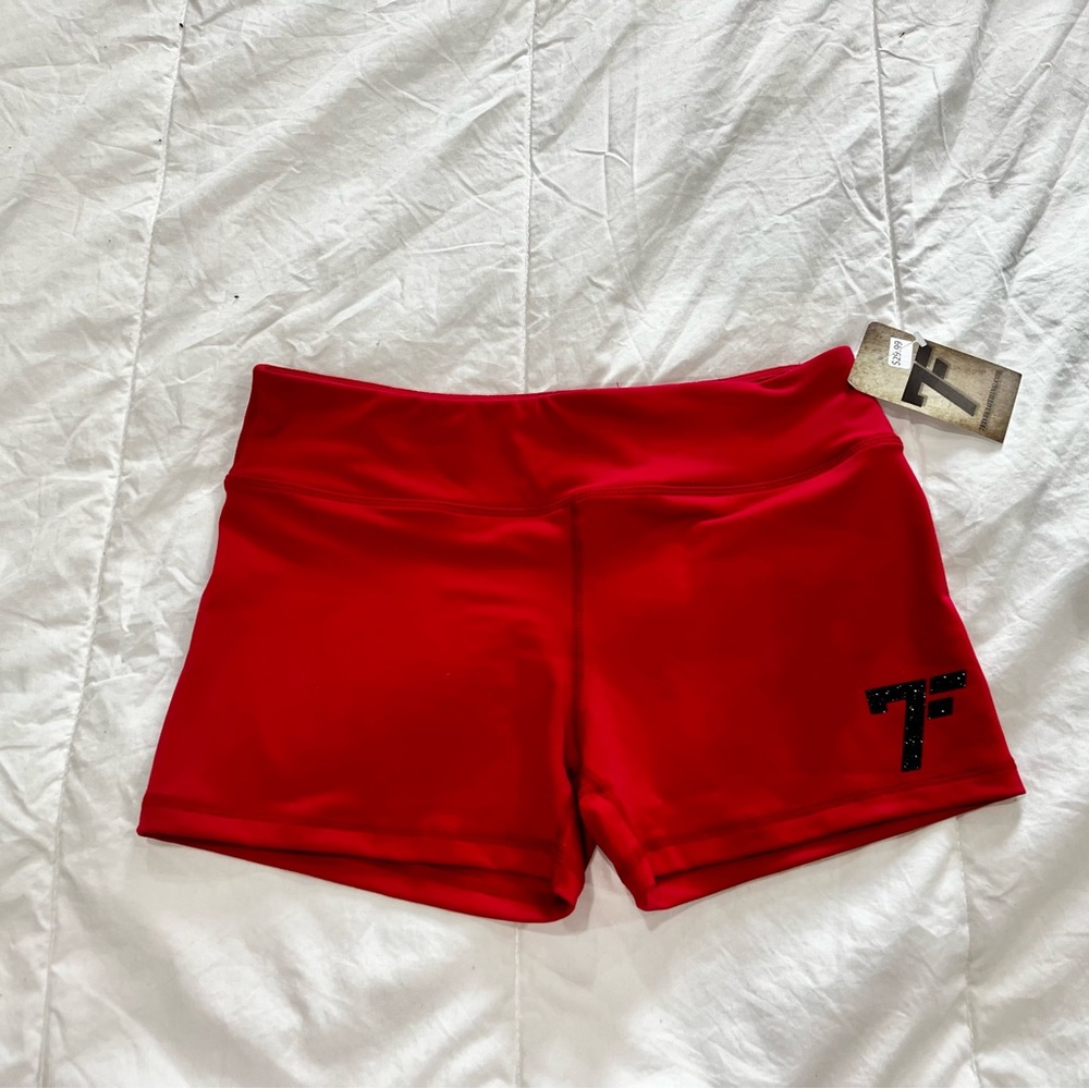 7Five NWT red shorts size medium